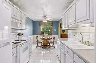2700 Oxford St N, Roseville, MN 55113 - Photo 10