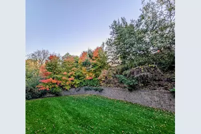 215 Barry Avenue S #120, Wayzata, MN 55391 - Photo 12