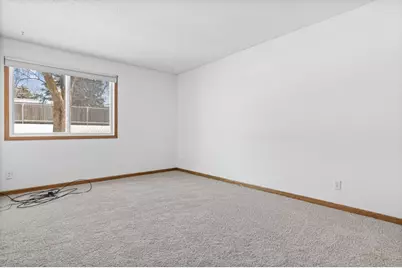 132 Demont Avenue E #136, Little Canada, MN 55117 - Photo 12