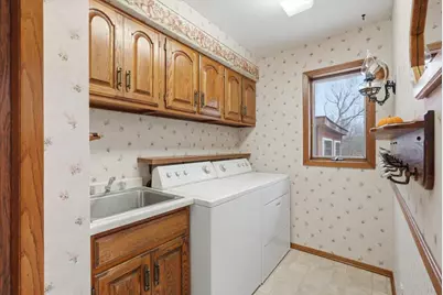 1231 Parkview Drive, New Richmond, WI 54017 - Photo 10