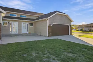 3372 27th St S, Moorhead, MN 56560 - Photo 2
