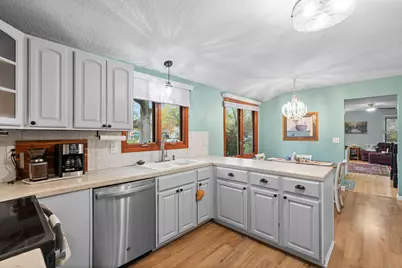 10621 Russell Avenue S, Bloomington, MN 55431 - Photo 6