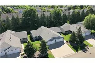 7590 Newbury Rd, Woodbury, MN 55125 - Photo 1