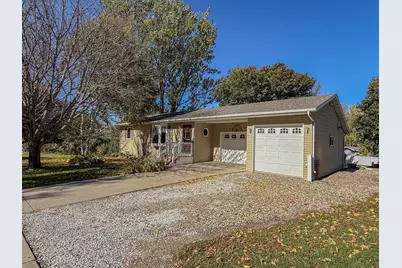 1001 19th Avenue SE, Willmar, MN 56201 - Photo 2
