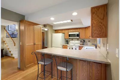1880 Black Oaks Lane N, Plymouth, MN 55447 - Photo 8