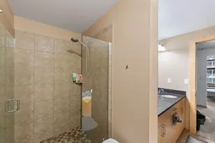 215 10th Ave S, Minneapolis, MN 55415 - Photo 18