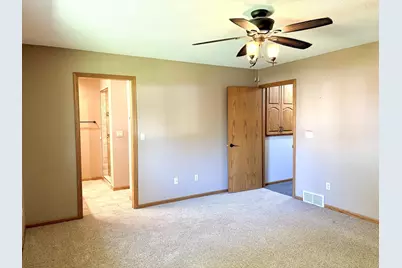 607 Deschepper Street, Marshall, MN 56258 - Photo 12