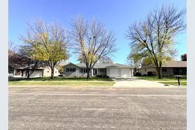 607 Deschepper Street, Marshall, MN 56258 - Photo 2