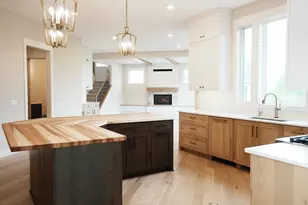 9820 Mable Ln, Eden Prairie, MN 55347 - Photo 6