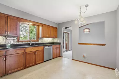 6207 Edgemont Boulevard N, Brooklyn Park, MN 55428 - Photo 4
