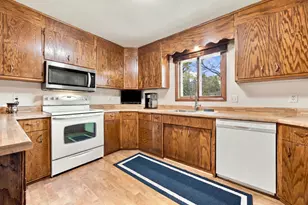 1911 18th St S, Moorhead, MN 56560 - Photo 6