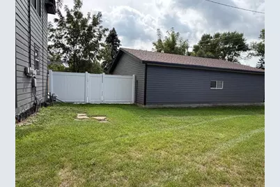 104, 106 S Park Street, Hendricks, MN 56136 - Photo 34