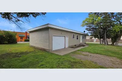 1200 3rd Avenue NE, Little Falls, MN 56345 - Photo 2