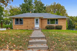 31 Belvidere St E, Saint Paul, MN 55107 - Photo 1