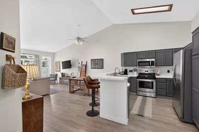 956 Pine Street, Farmington, MN 55024 - Photo 2