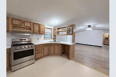 305 Mozart Avenue E, Mankato, MN 56001 - Photo 4