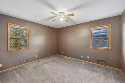 318 S Meridian Street, Belle Plaine, MN 56011 - Photo 4