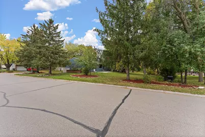 11005 Hyland Terrace, Eden Prairie, MN 55344 - Photo 6