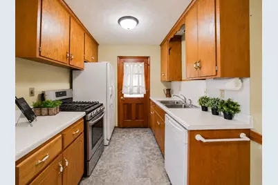 21 Farrell Street N, Maplewood, MN 55119 - Photo 2