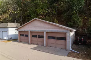 311 N Shore Dr, Fountain City, WI 54629 - Photo 28