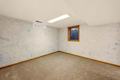 615 Elm Street NE, Hutchinson, MN 55350 - Photo 18