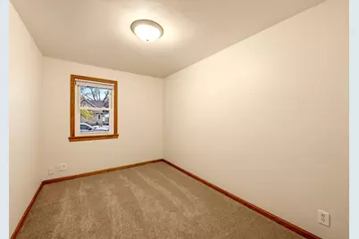 615 Elm Street NE, Hutchinson, MN 55350 - Photo 10