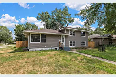 6924 Scott Avenue N, Brooklyn Center, MN 55429 - Photo 2