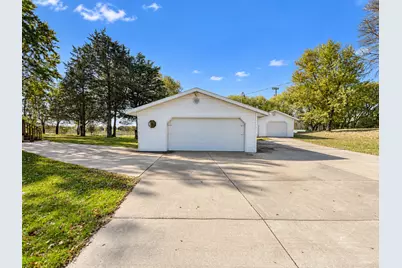 110 Pine Street NW, New London, MN 56273 - Photo 34