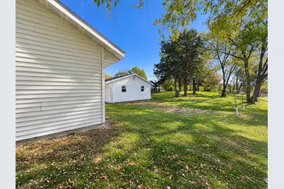 110 Pine Street NW, New London, MN 56273 - Photo 30