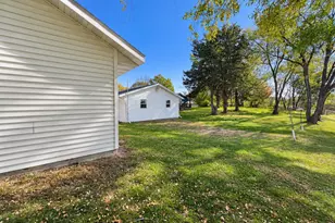 110 Pine St NW, New London, MN 56273 - Photo 30