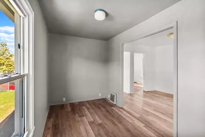 112 Lawson Avenue E, Saint Paul, MN 55117 - Photo 18