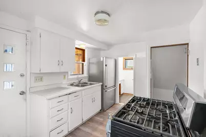 112 Lawson Avenue E, Saint Paul, MN 55117 - Photo 4