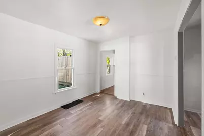112 Lawson Avenue E, Saint Paul, MN 55117 - Photo 10