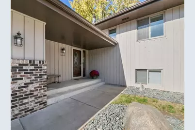 664 Greenway Avenue N, Oakdale, MN 55128 - Photo 2