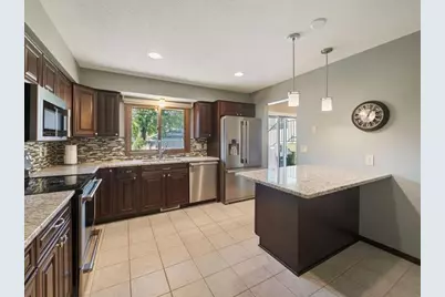 664 Greenway Avenue N, Oakdale, MN 55128 - Photo 4