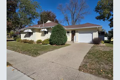 201 Walnut Avenue N, Canby, MN 56220 - Photo 2