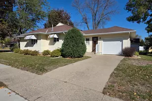 201 Walnut Ave N, Canby, MN 56220 - Photo 2