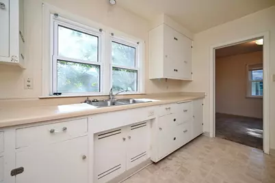 807 W Mark Street, Winona, MN 55987 - Photo 2