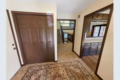 1814 Twin Circle Drive, Mendota Heights, MN 55118 - Photo 2