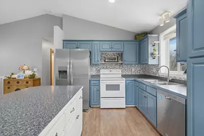 879 174th Avenue, New Richmond, WI 54017 - Photo 8