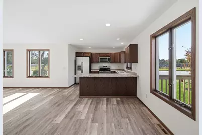 439 11th Street SE, Waseca, MN 56093 - Photo 2