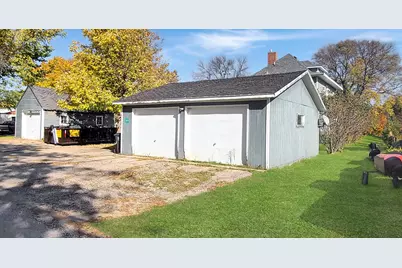 204 Fremont Street S, Lake Benton, MN 56149 - Photo 6