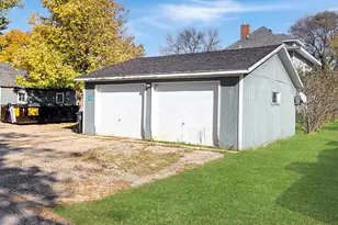 204 Fremont St S, Lake Benton, MN 56149 - Photo 6