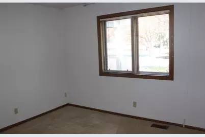 1913 Fox Ridge Drive #B, West Saint Paul, MN 55118 - Photo 8