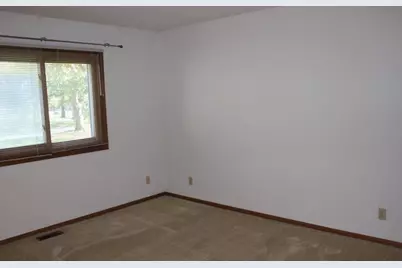 1913 Fox Ridge Drive #B, West Saint Paul, MN 55118 - Photo 10