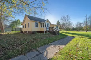 313 4th St NW, Bertha, MN 56437 - Photo 2