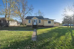 313 4th St NW, Bertha, MN 56437 - Photo 1