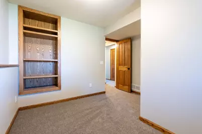 915 8th Avenue NW, Hutchinson, MN 55350 - Photo 12