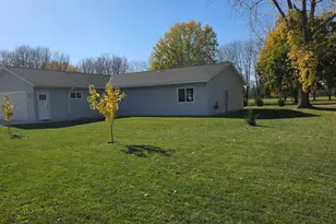 409 S 19th St, Montevideo, MN 56265 - Photo 2