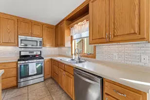 235 3rd Ave SE, Plainview, MN 55964 - Photo 8